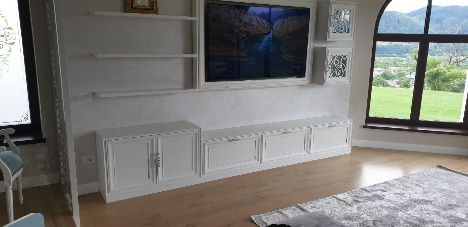 mobilier la comanda romania